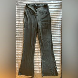 Lululemon Flair /Wide Bottom Leggings Olive Green Side 6